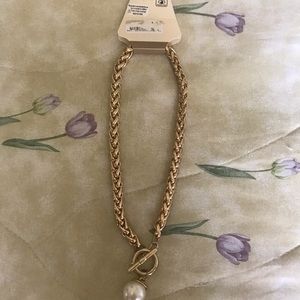 A beautiful gold necklace 🧡. Has not been used.